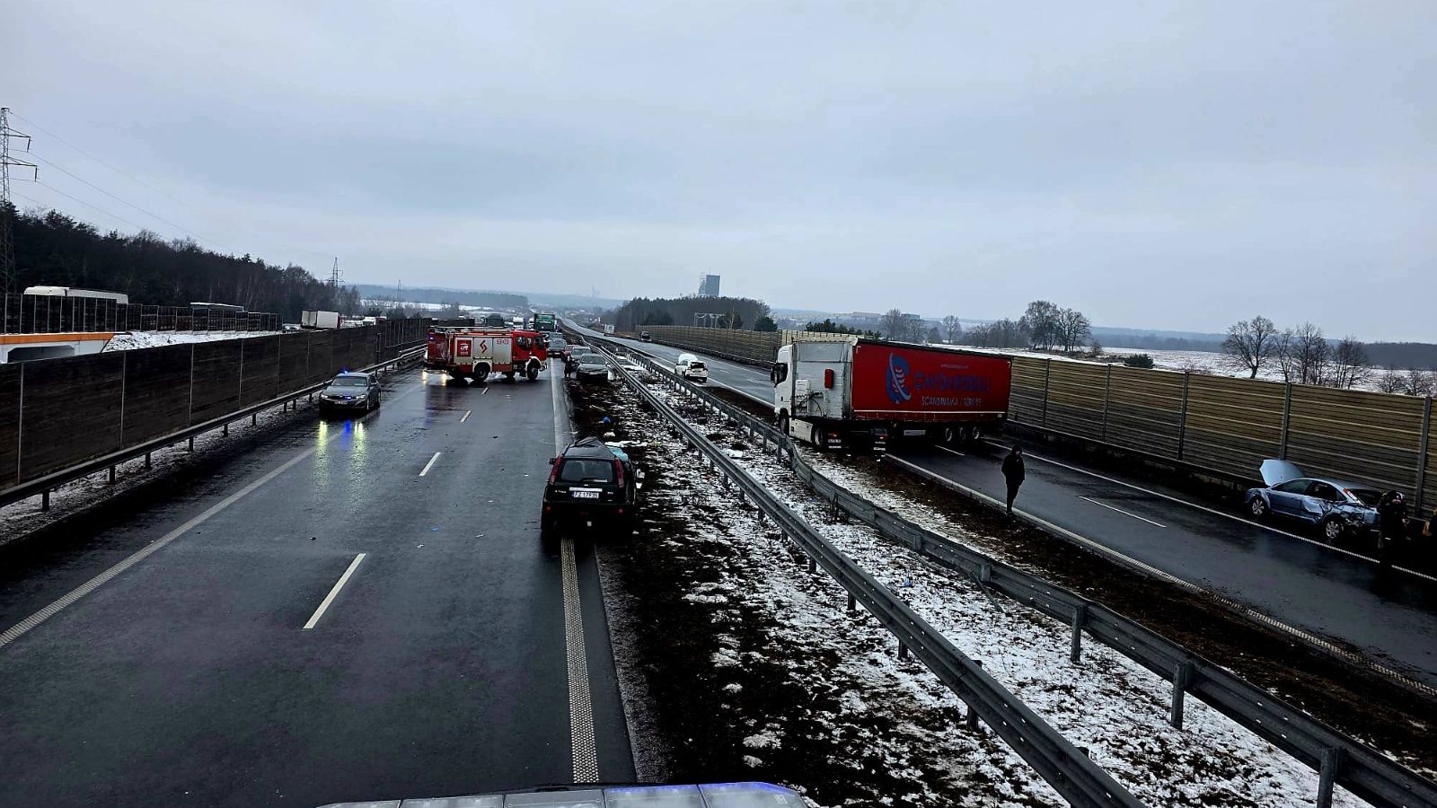 Karambol na polskiej trasie w sobotni poranek. Wielu poszkodowanych