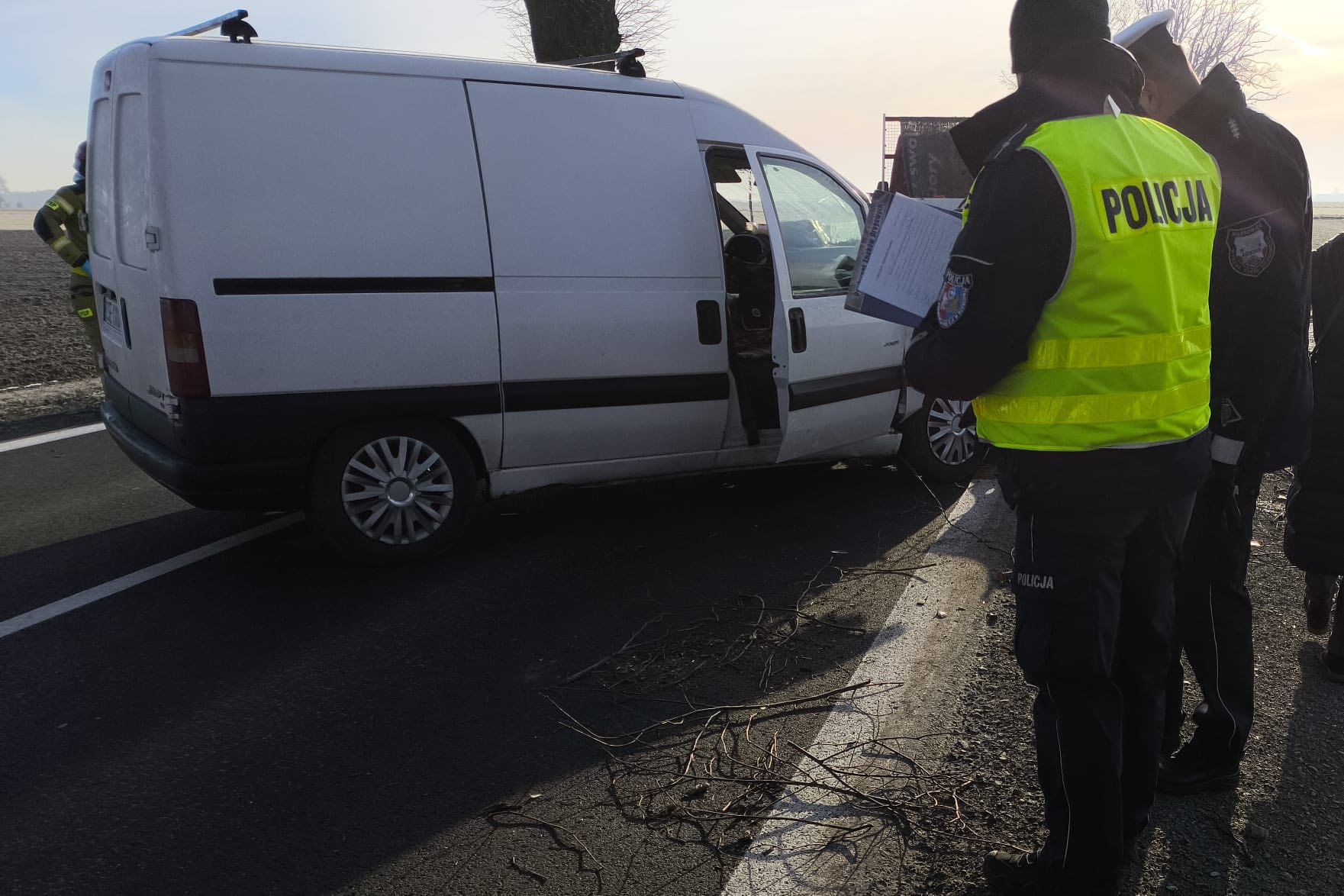 Była 8:20. Koszmar na prostej drodze. W akcji śmigłowiec LPR, służby przekazały dramatyczne fakty