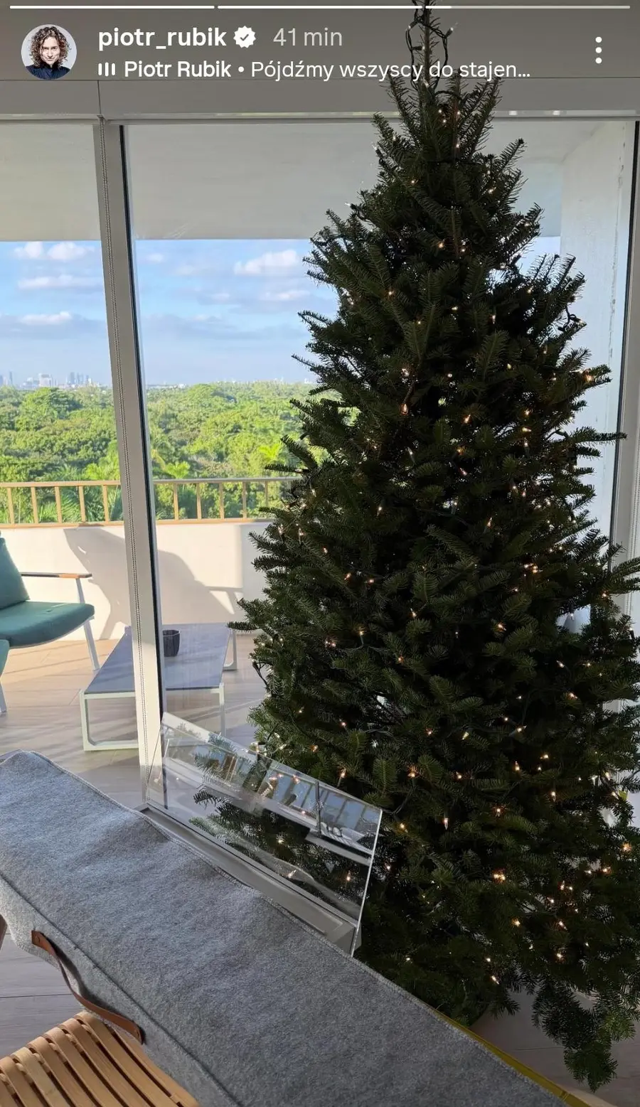 Boże Narodzenie 2025: Tak gwiazdy udekorowały choinki. Luksus aż się wylewa