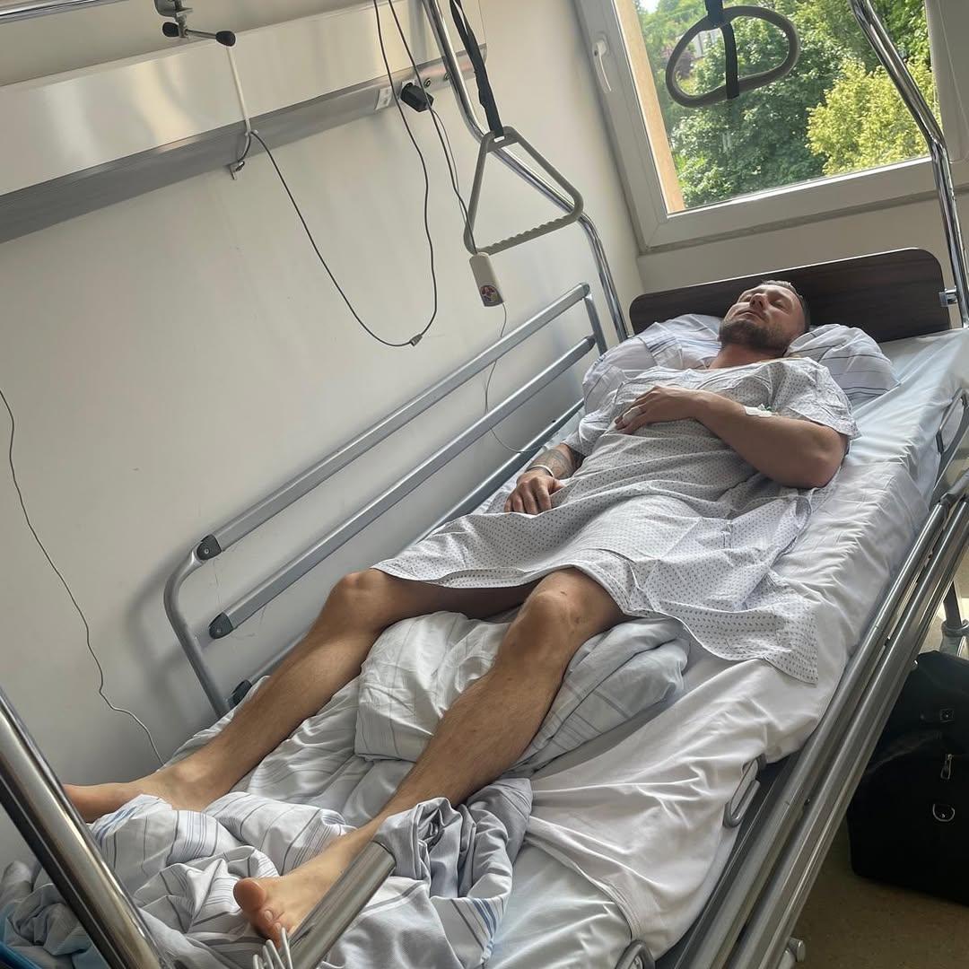 Tragiczne doniesienia ze szpitala. Uczestnik show Polsatu przykuty do łóżka