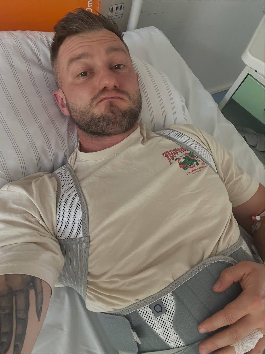 Tragiczne doniesienia ze szpitala. Uczestnik show Polsatu przykuty do łóżka