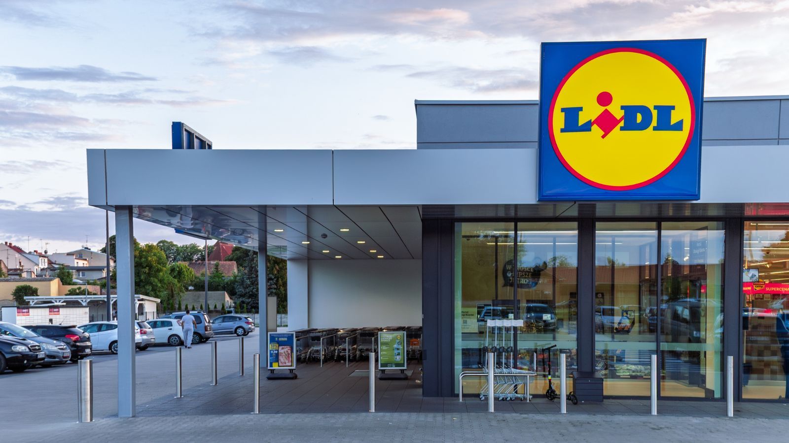Od jutra tną ceny w Lidlu. "1+1 gratis" i masło za 1,99 zł, ale prawdziwy hit jest gdzie indziej