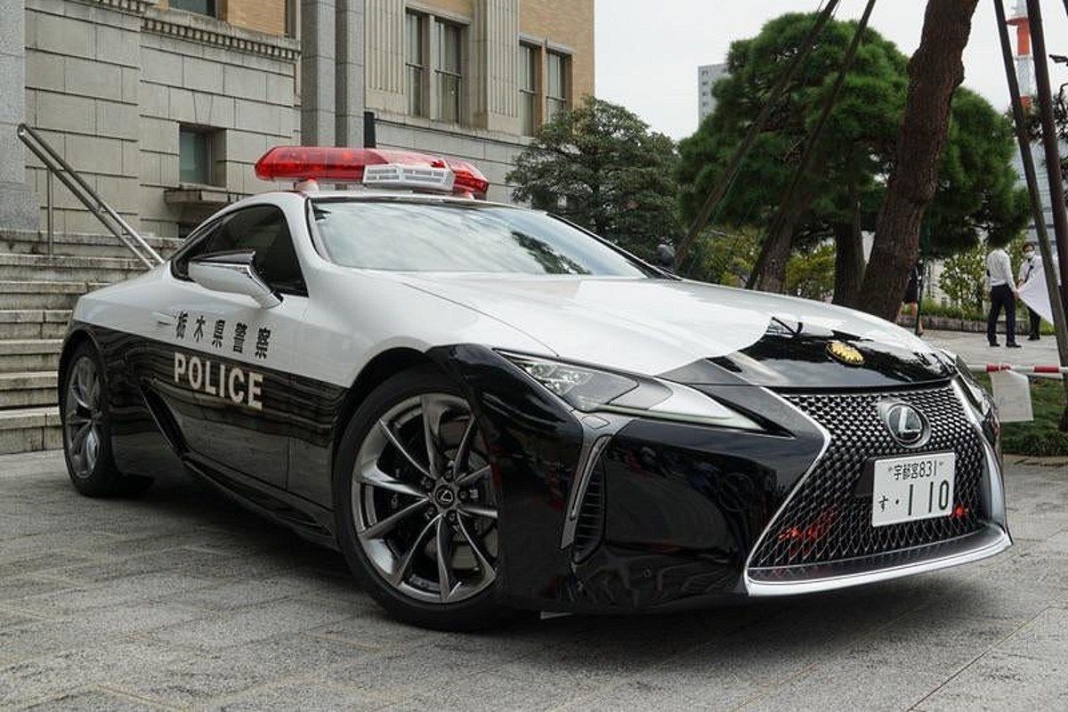 Lexus policja