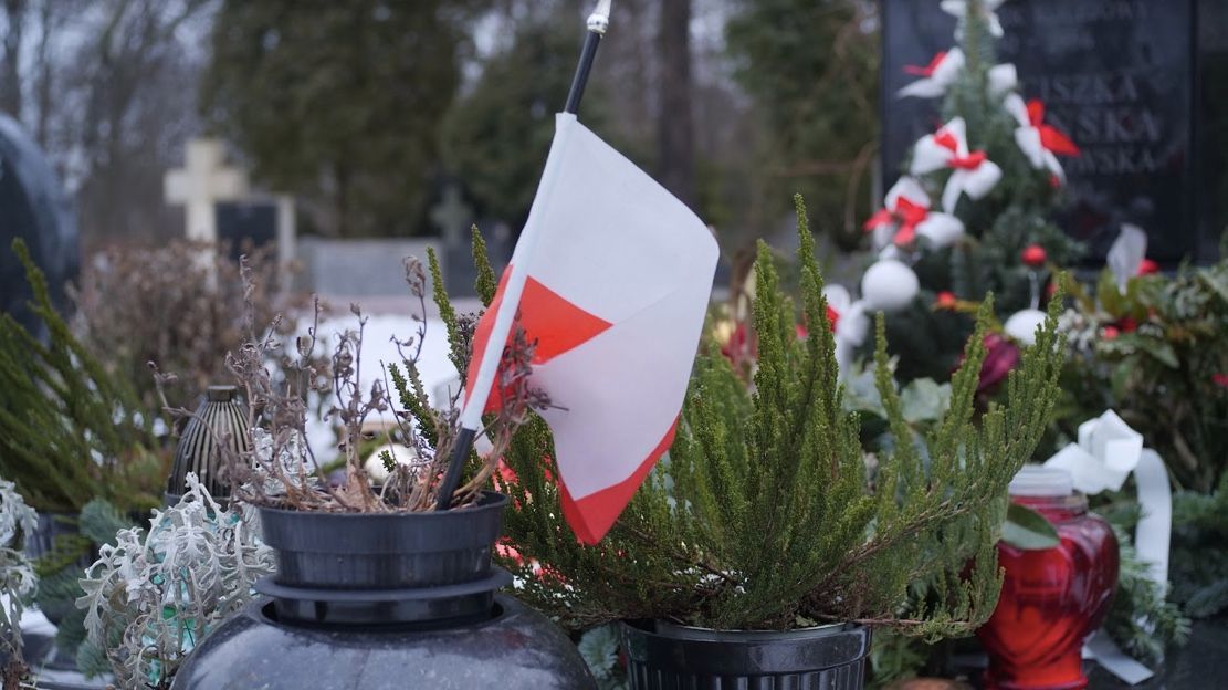 Jak wygląda grób ojca Jarosława Kaczyńskiego?