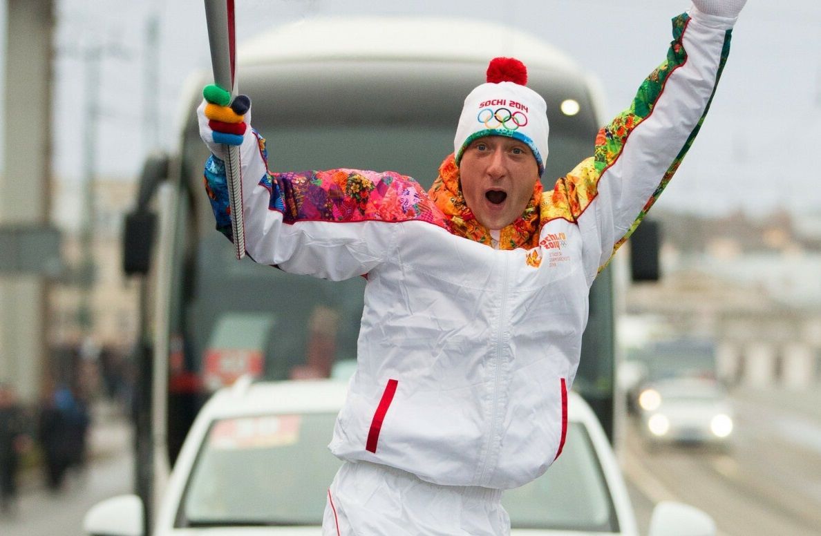 Mistrz olimpijski w łyżwiarstwie zorganizował galę. Przerodziła się w prokremlowski wiec
