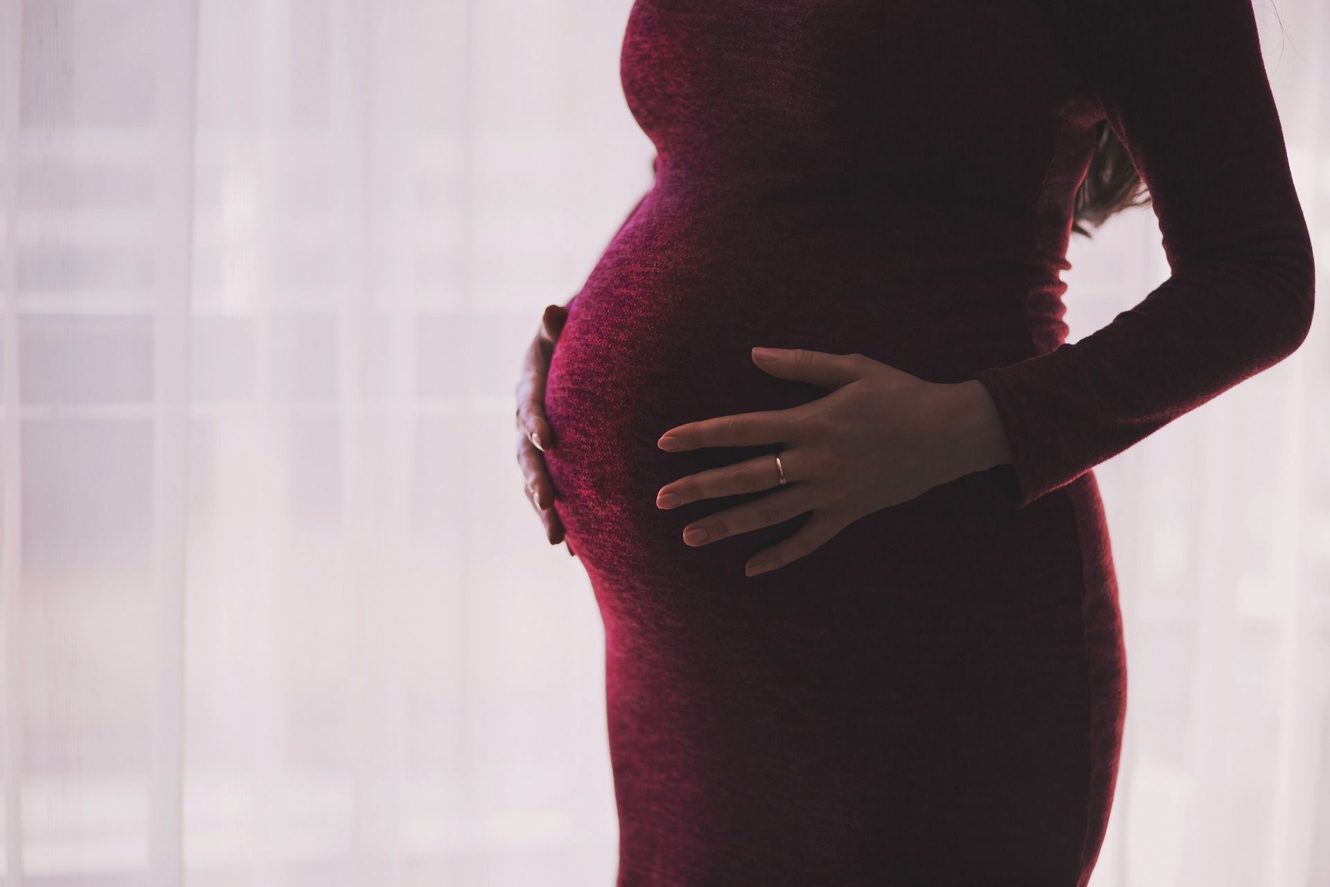 Ciąża bezobjawowa – przyczyny i zagrożenia