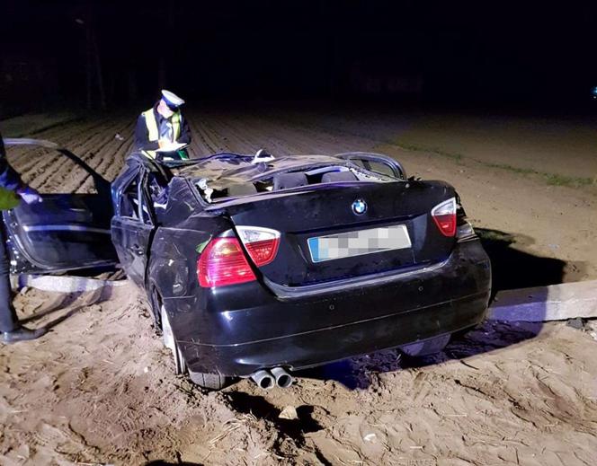 Wypadek BMW zginął 22-latek