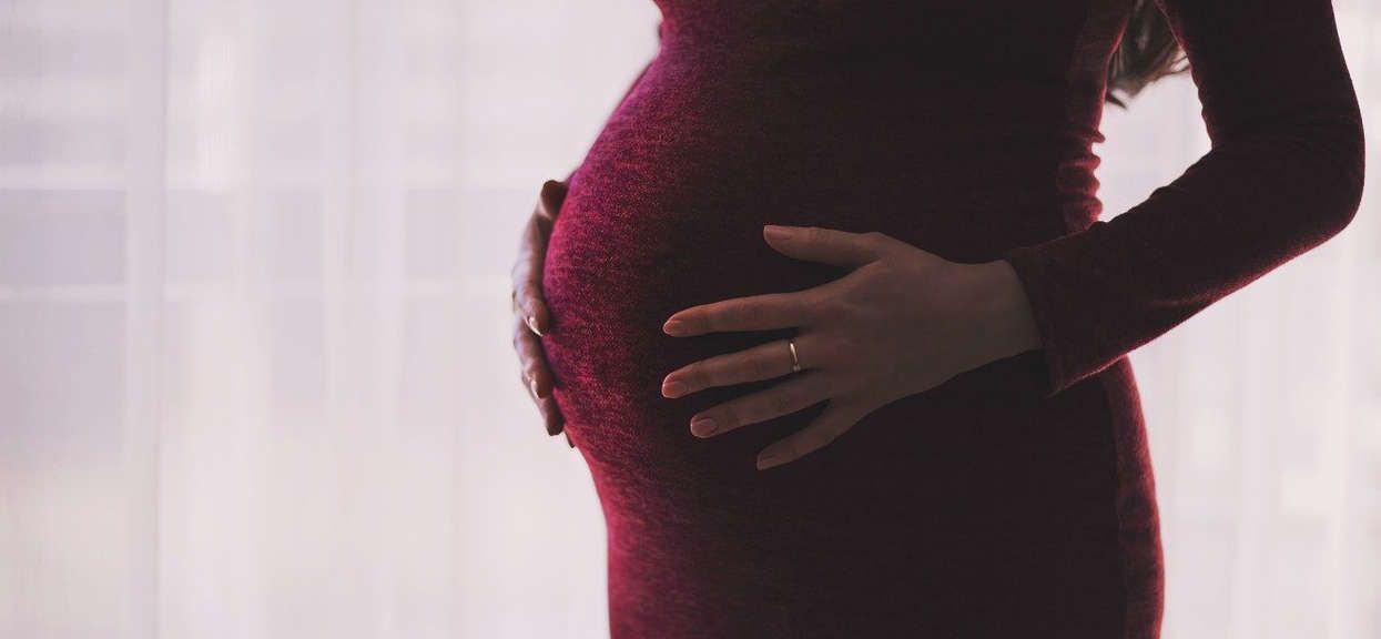 Picie alkoholu w ciąży – zagrożenia, fakty i mity