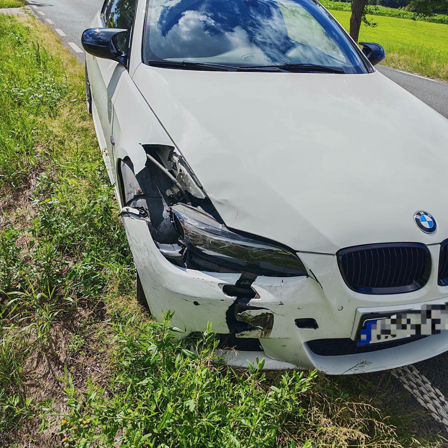 Zderzenie podczas wyprzedzania na DK60. Trzy osoby w szpitalu, lądował śmigłowiec
