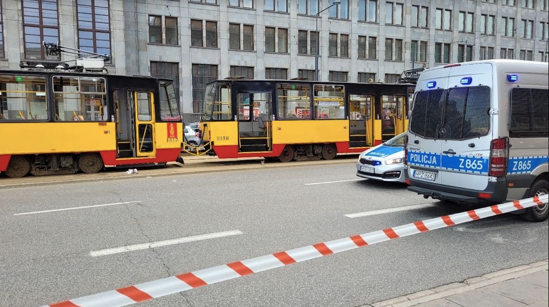 Warszawa: tramwaj potrącił nastolatkę 