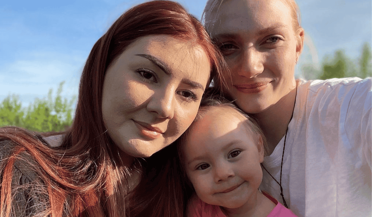 Ania i Karolina z córką