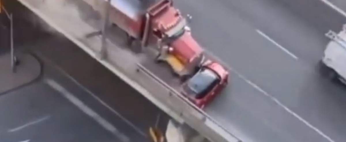 Ciężarówka przepchane auto