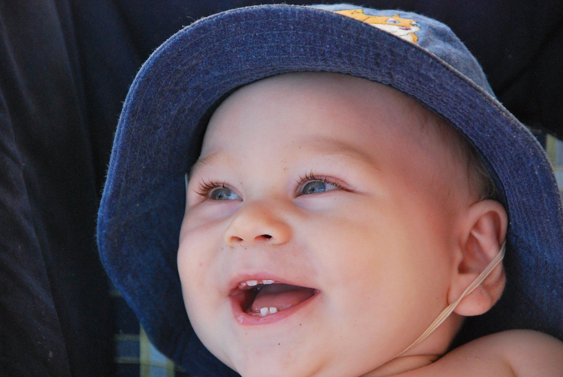 Ząbkowanie niemowląt – rozpoczęcie, charakterystyczne objawy