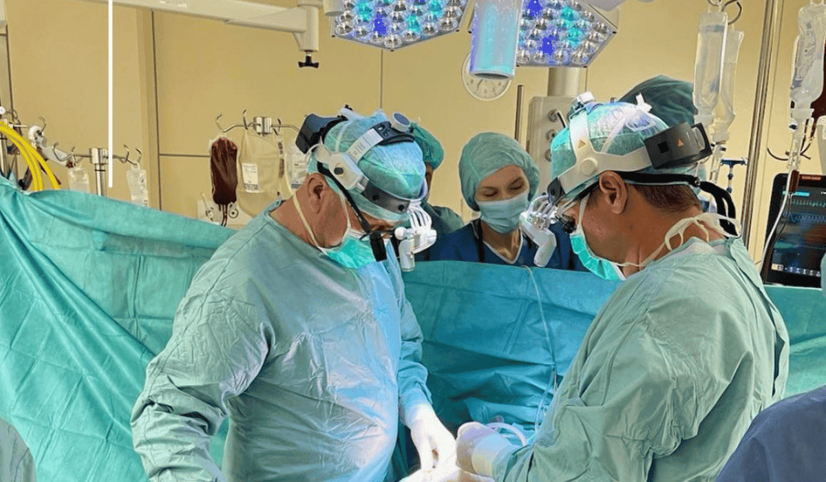 Chirurdzy z ICZMP wyjęli tkwiący w sercu dziecka drut. 