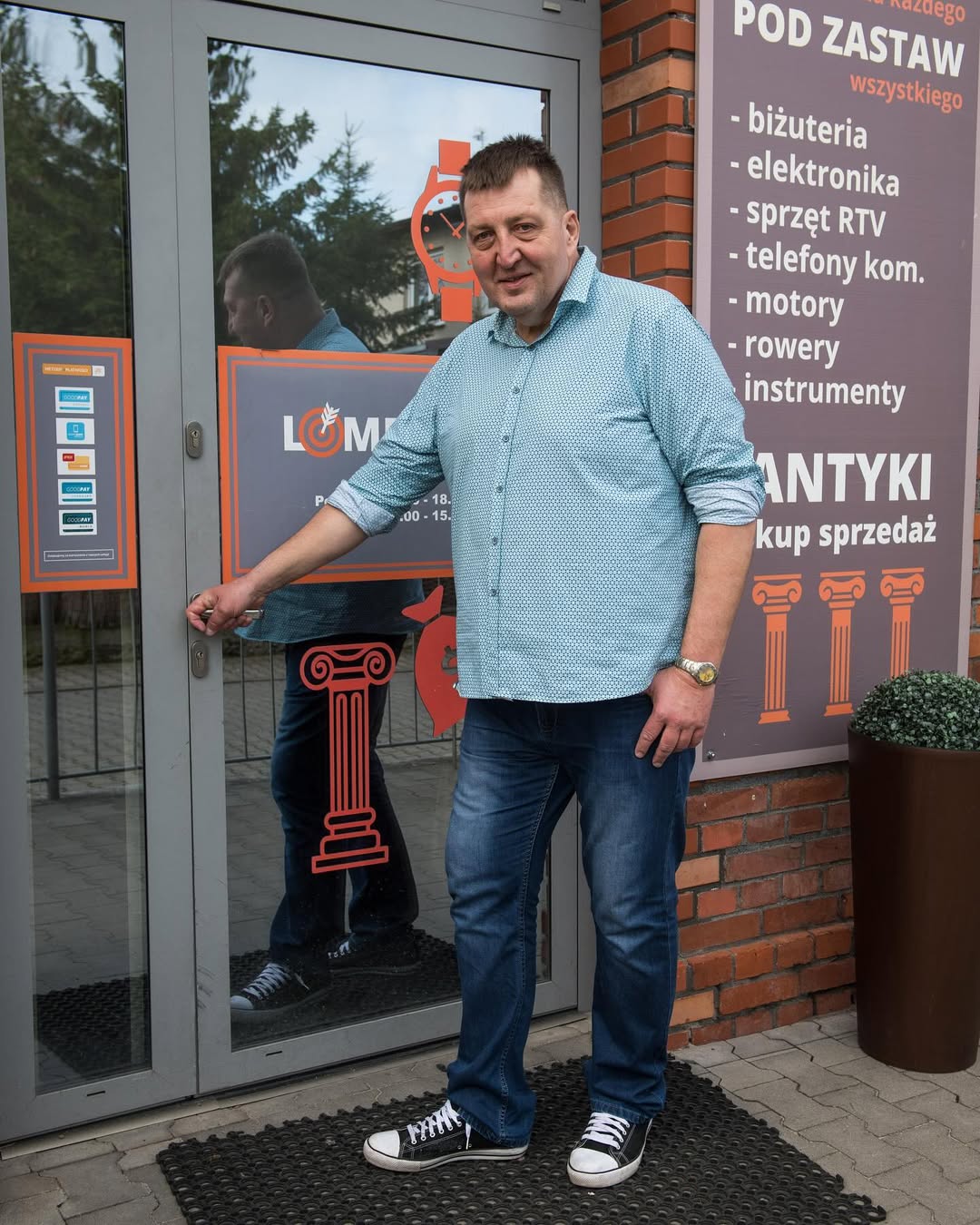 Gwiazdor "Rolnik szuka żony" zaskoczył wszystkich. Ledwo schudł, a już ogłosił nowinę