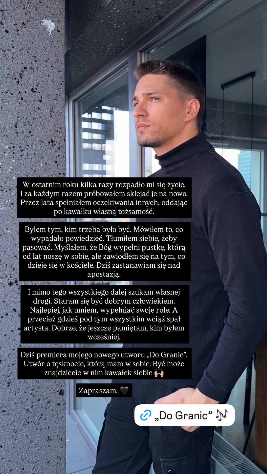 Dopiero co przyjął chrzest, a już myśli o apostazji. Polski muzyk już tego nie ukrywa