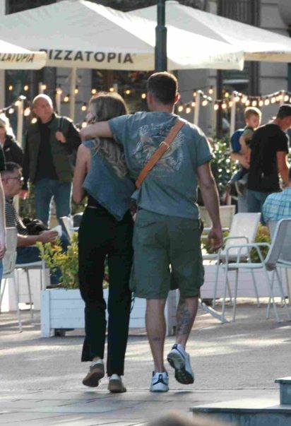 Adam Zdrójkowski z nową partnerką w Sopocie nie brakowało czułości. Zdjęcia paparazzi