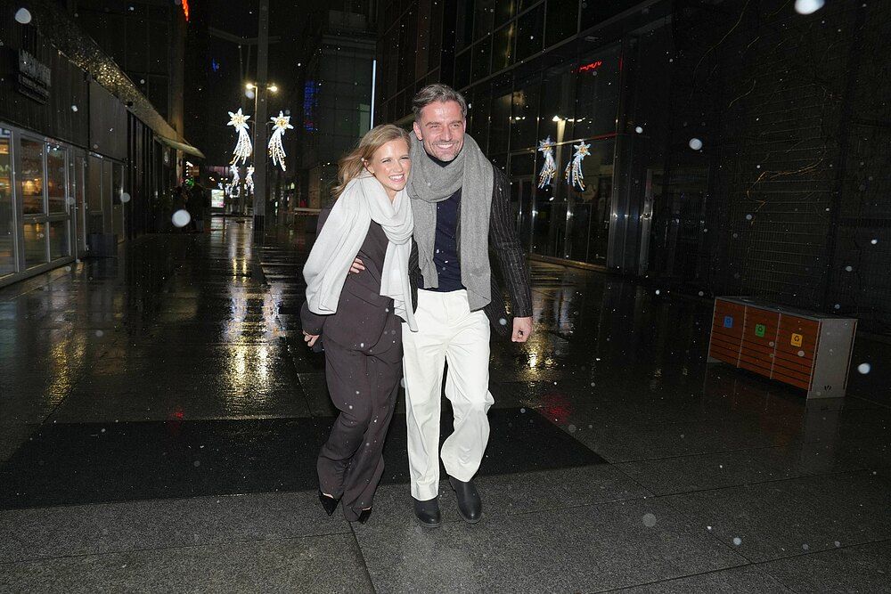 Kaczorowska i Rogacewicz przyłapani na mieście. Nie szczędzili sobie czułości