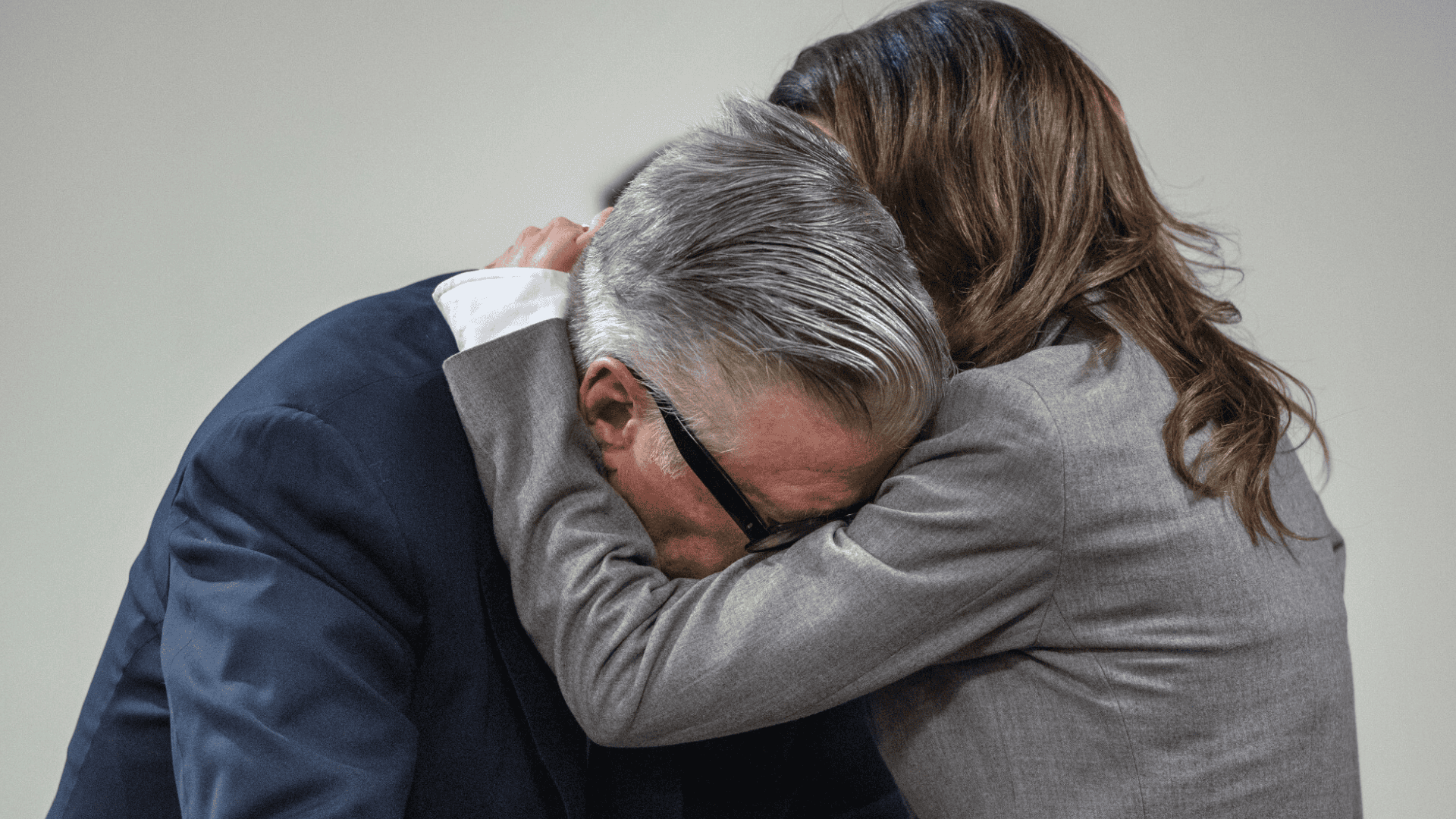 Uwielbiany aktor uderzył samochodem w drzewo. Koszmarny wypadek