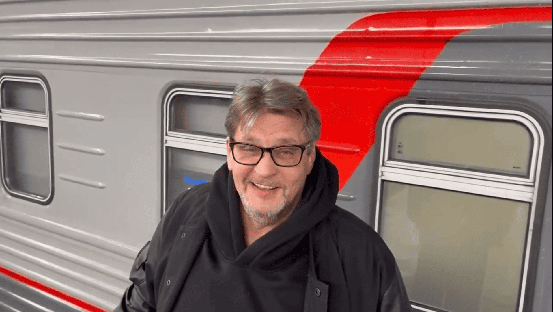 Był bożyszczem wielu Polek. Tak dzisiaj wygląda Aleksander Domogarow