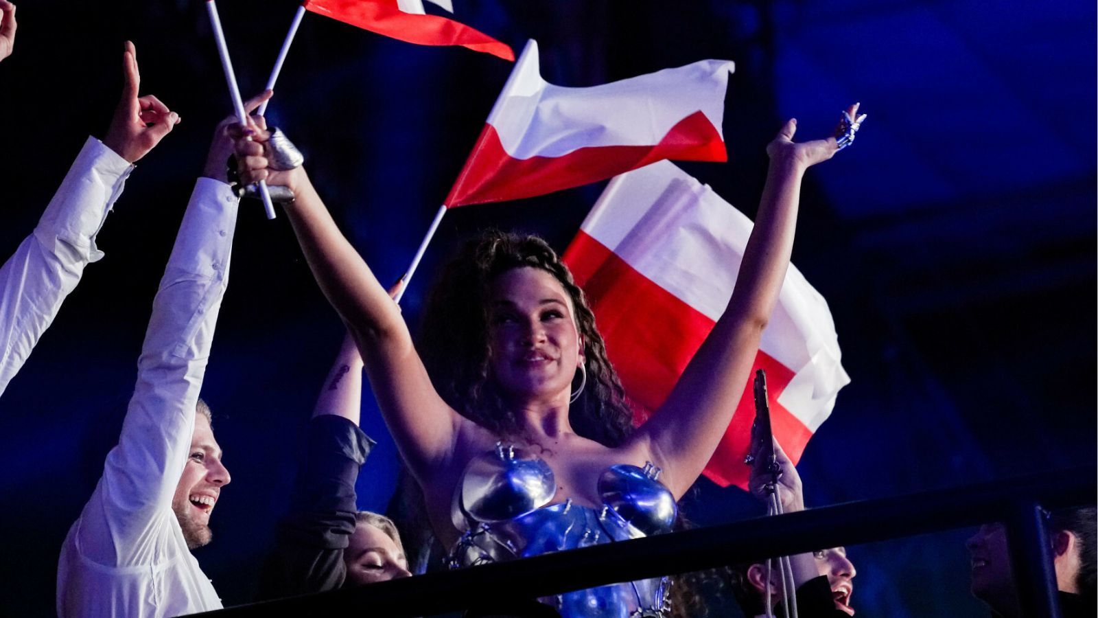 Alicja Szemplińska wystepuje na scenie Eurowizji