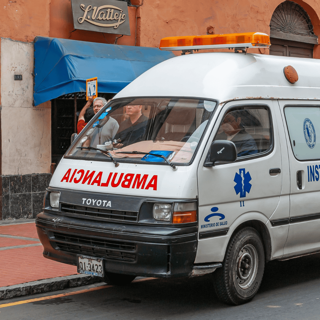 Minibus runął w 500-metrową przepaść w Peru. Nie żyje 14 osób