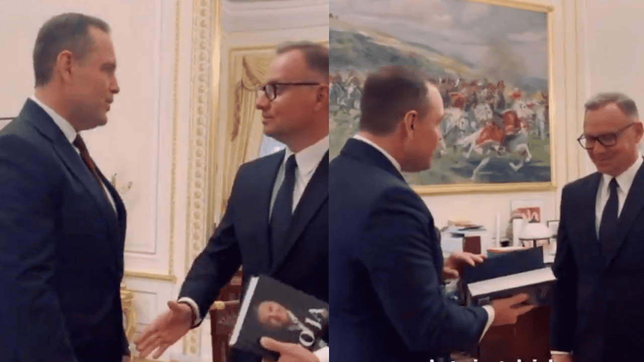 Niebywałe, co Duda wręczył Nawrockiemu tuż przed zaprzysiężeniem. Nagranie niesie się po Polsce