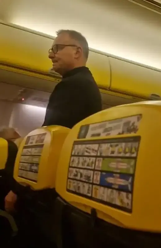 Andrzej Duda z żoną przyłapani w Ryanairze. Agata całkowicie zmieniła styl