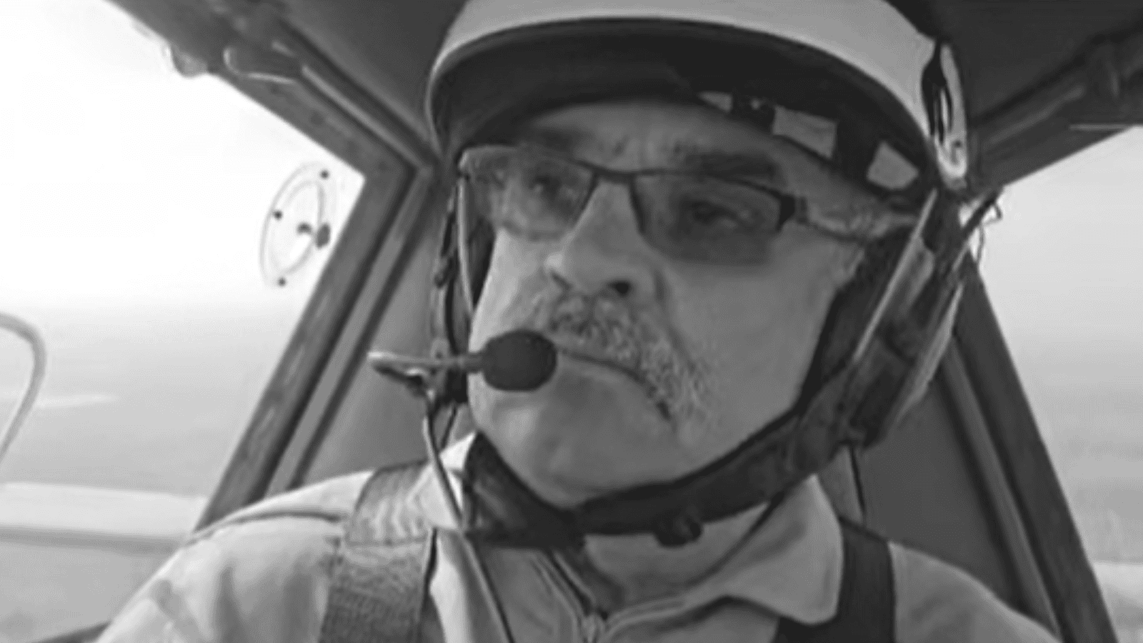 Koledzy żegnają pilota, który zginął podczas gaszenia pożaru. "Andrzej nie tylko latał"