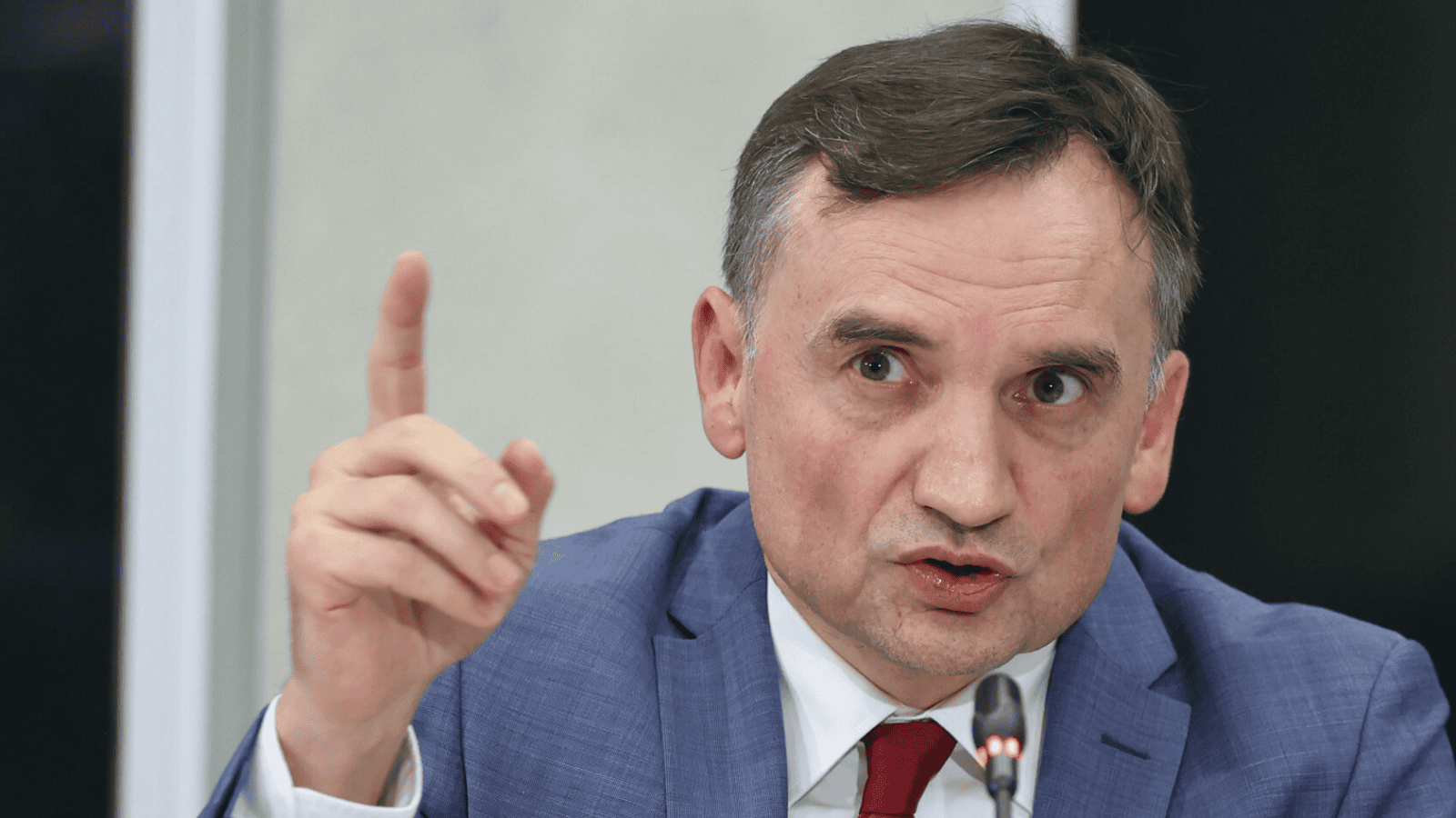 Ledwo Ziobro dostał azyl, a tu takie wieści. Podjął istotną decyzję, chodzi o jego żonę