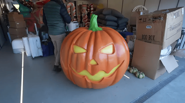 Halloween 2025. Pojedynek na dekoracje. Rozenek ma konkurentkę! Obie wydały fortunę!