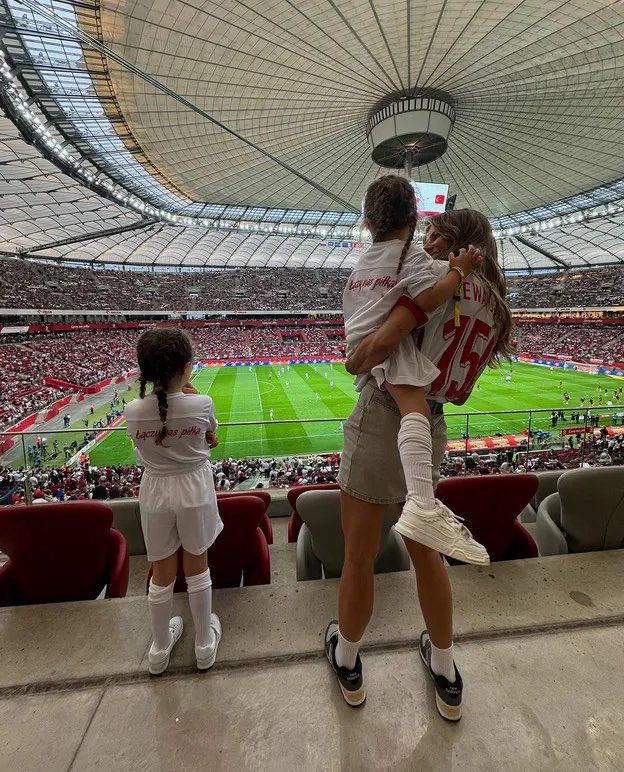 Ania Lewandowska z córkami, fot. Instagram