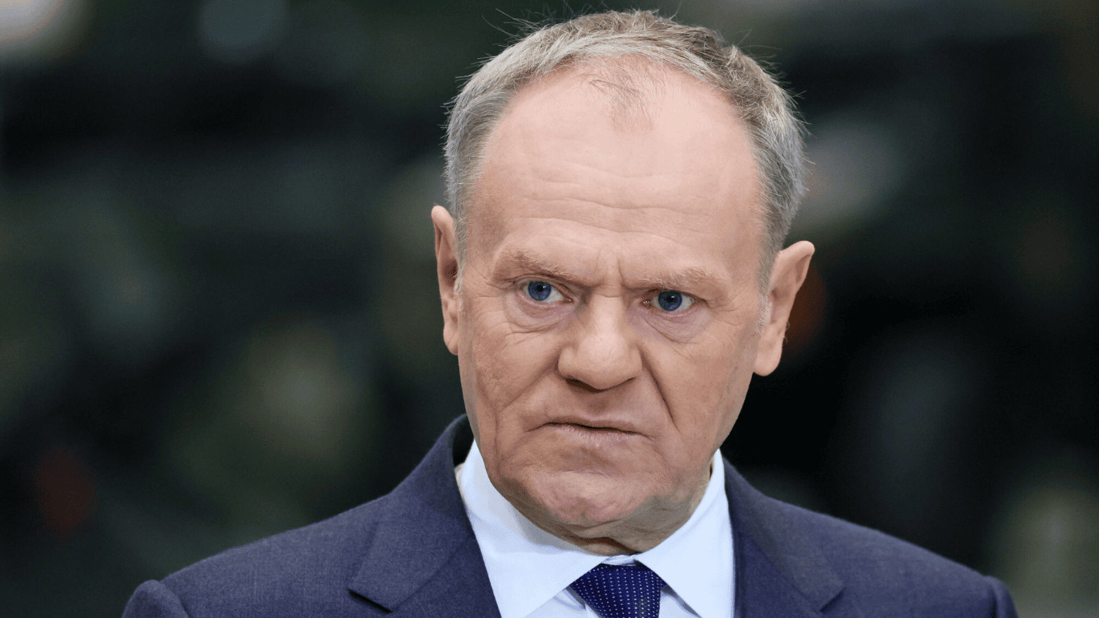 Spór o miliardy na zbrojenia. Tusk ostrzega przed Polexitem