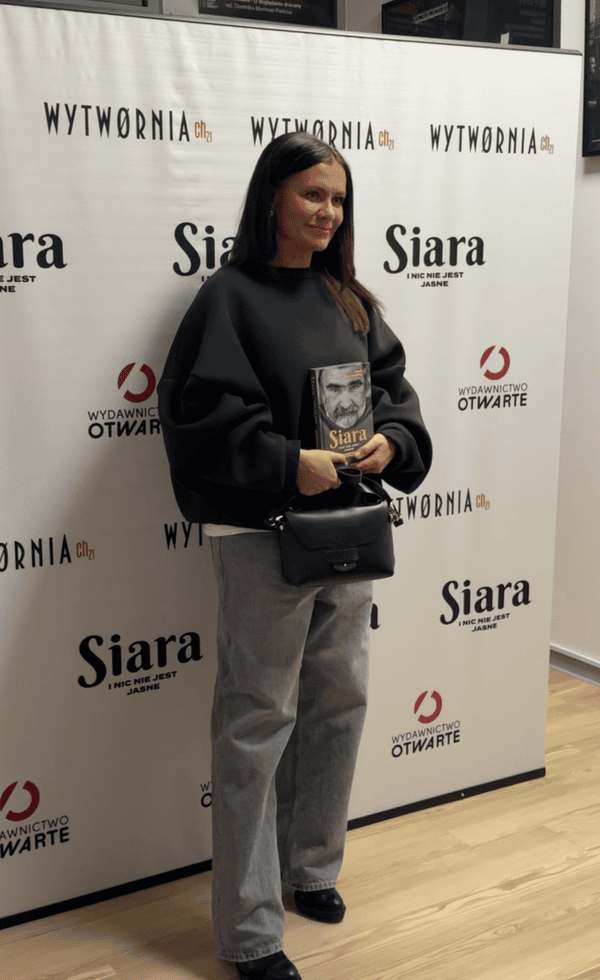 Dawno niewidziany syn Rewińskiego pojawił się na premierze biografii ojca. Ludzie nie mogli uwierzyć