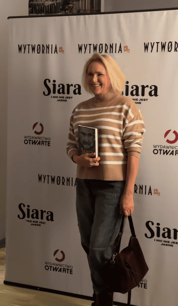 Dawno niewidziany syn Rewińskiego pojawił się na premierze biografii ojca. Ludzie nie mogli uwierzyć