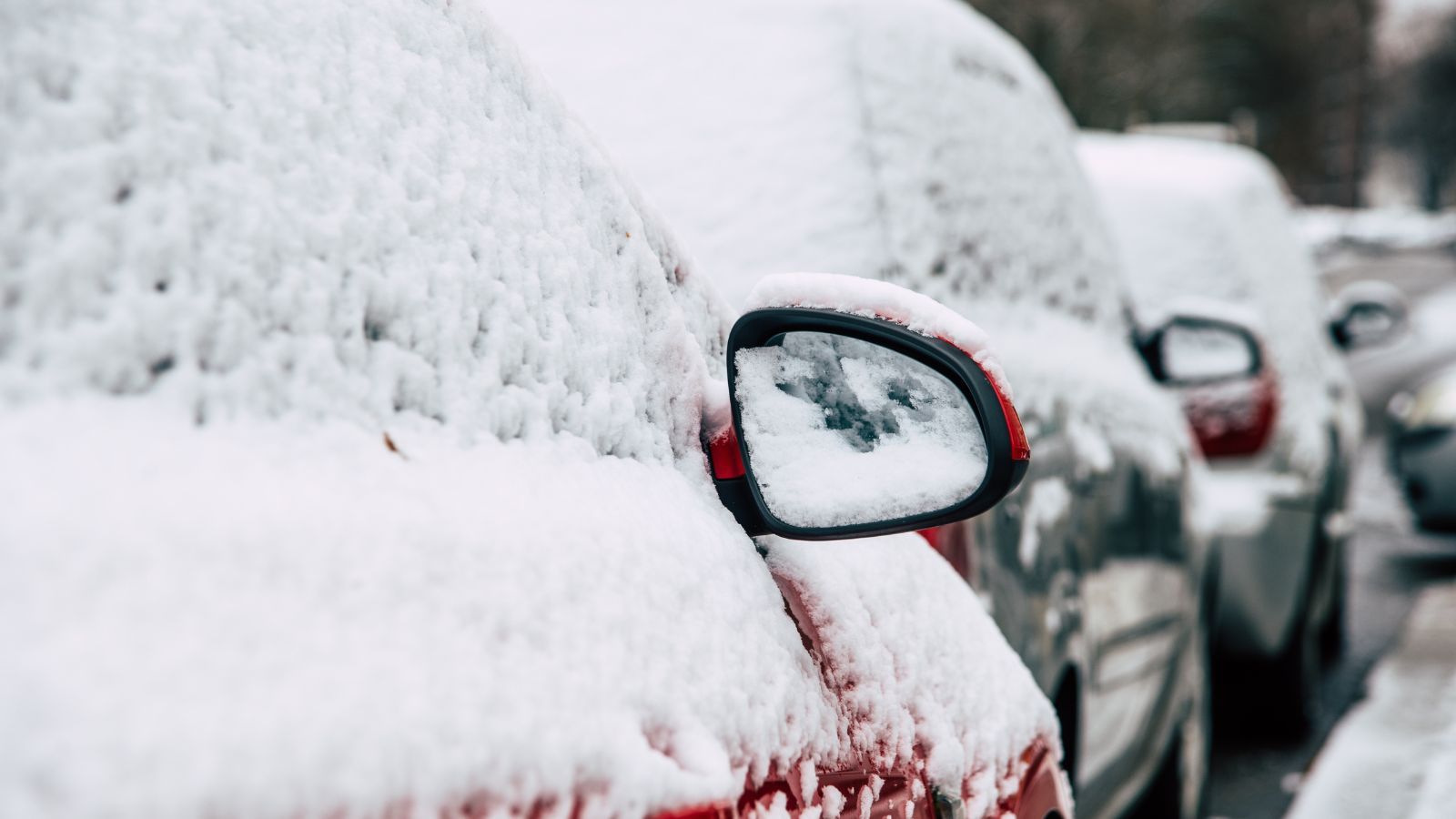Kierowcy masowo korzystają z tych produktów zimą. UOKiK alarmuje, kontrola wykazała truciznę