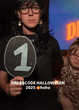 Uczestnik "TzG" przebrał się na Halloween za Iwonę Pavlović. W sieci burza