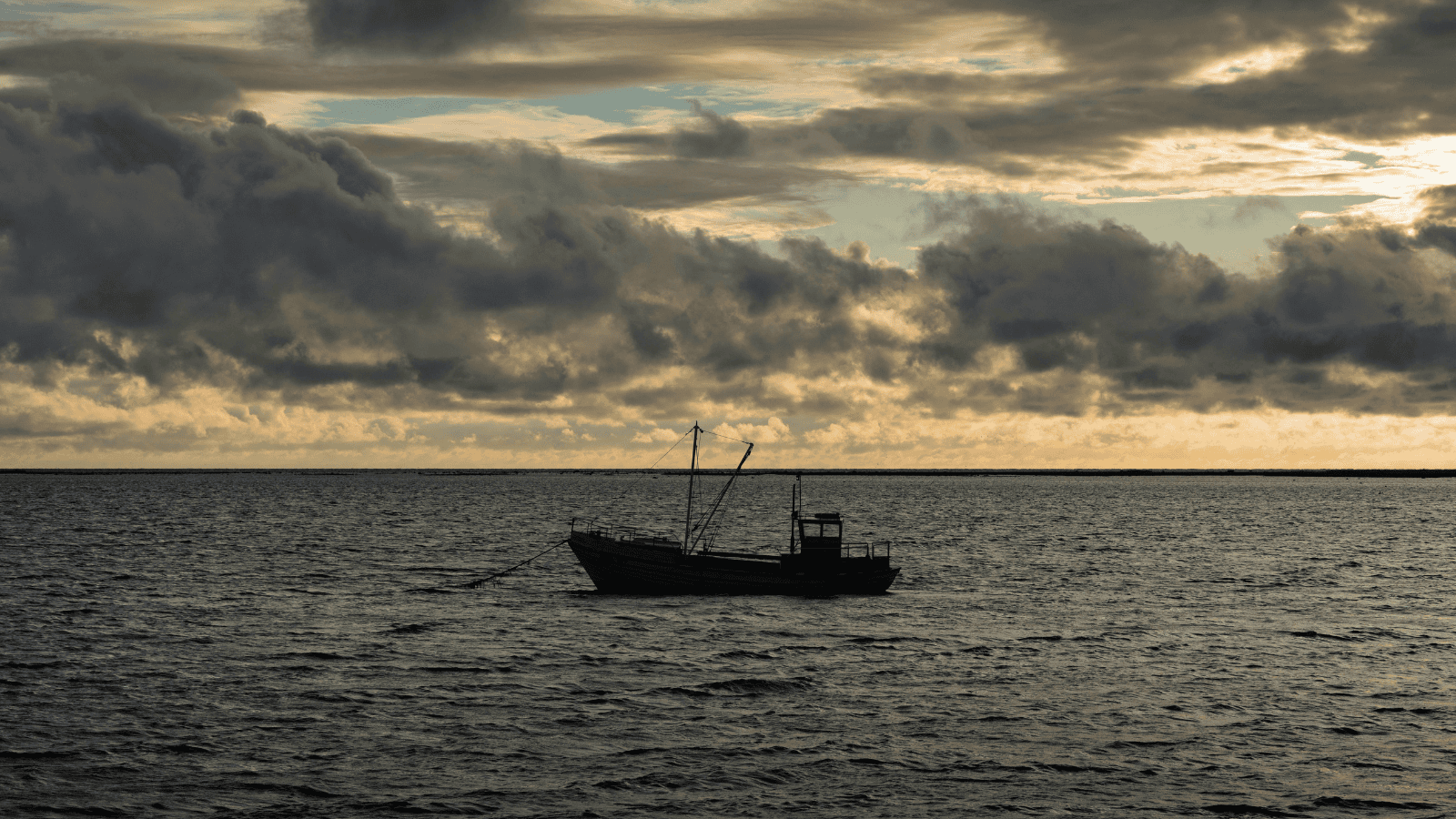 Operation of the services in the Baltic Sea. Damaged key line