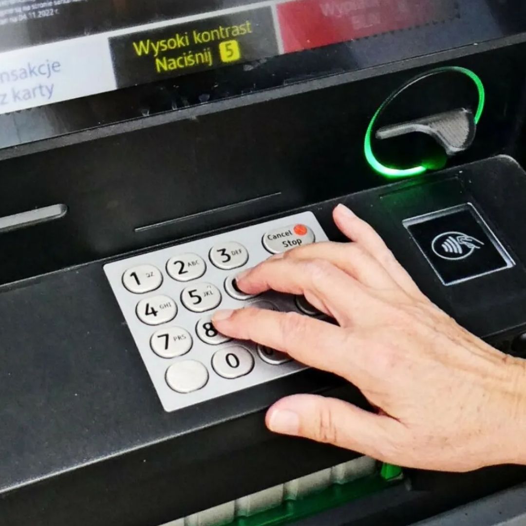 Problemy z logowaniem do PKO i mBanku. Niedzielne usterki dotknęły nie tylko Facebooka