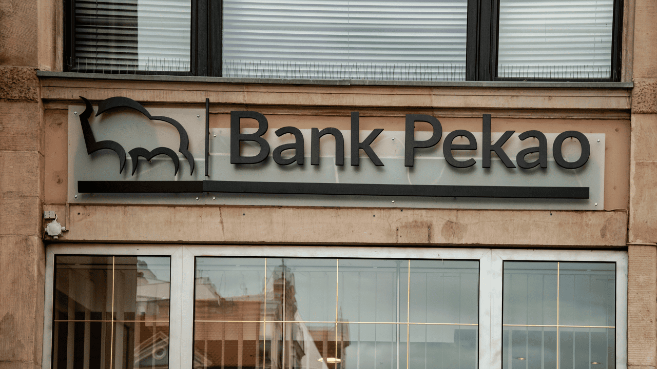 Bank Pekao fot Marco Polo Flickr.jpg