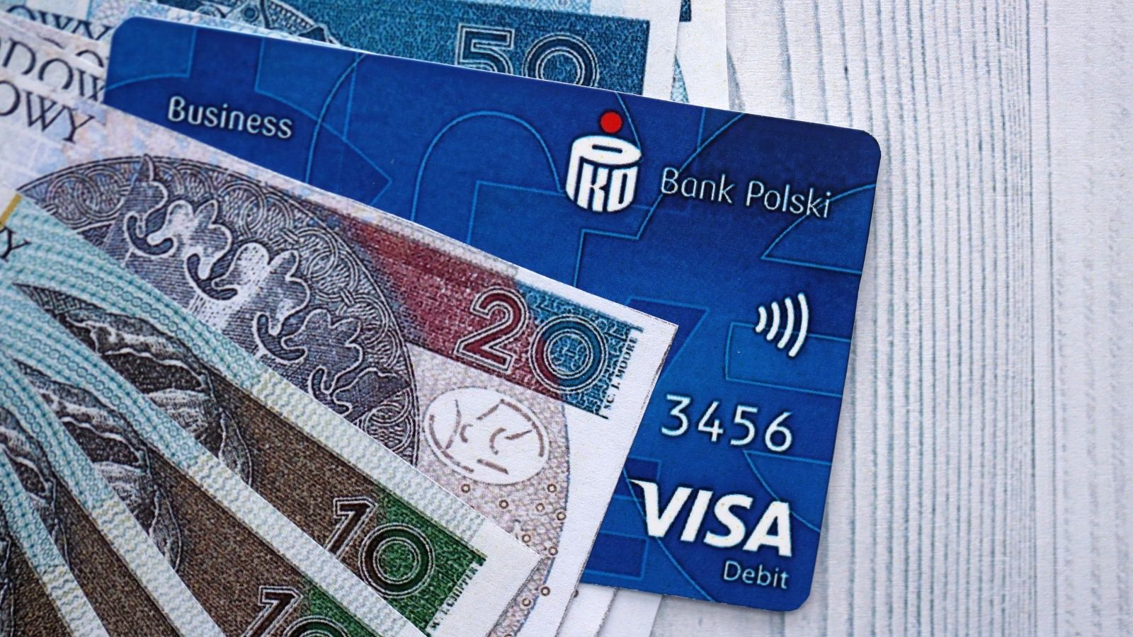 Bank karta pieniądze