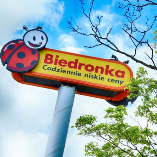 Sprawca dramatu pod Biedronką w Bolkowie usłyszał zarzuty. W samochodzie nie był sam