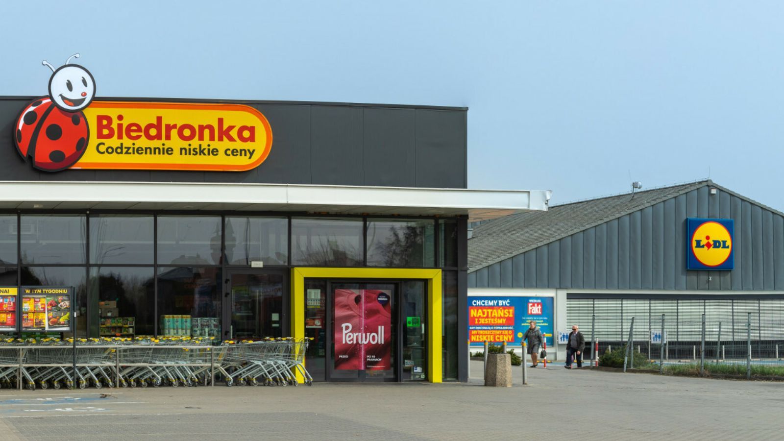 Promocje w Biedronce i Lidlu rozwścieczyły klientów. UOKiK zareagował