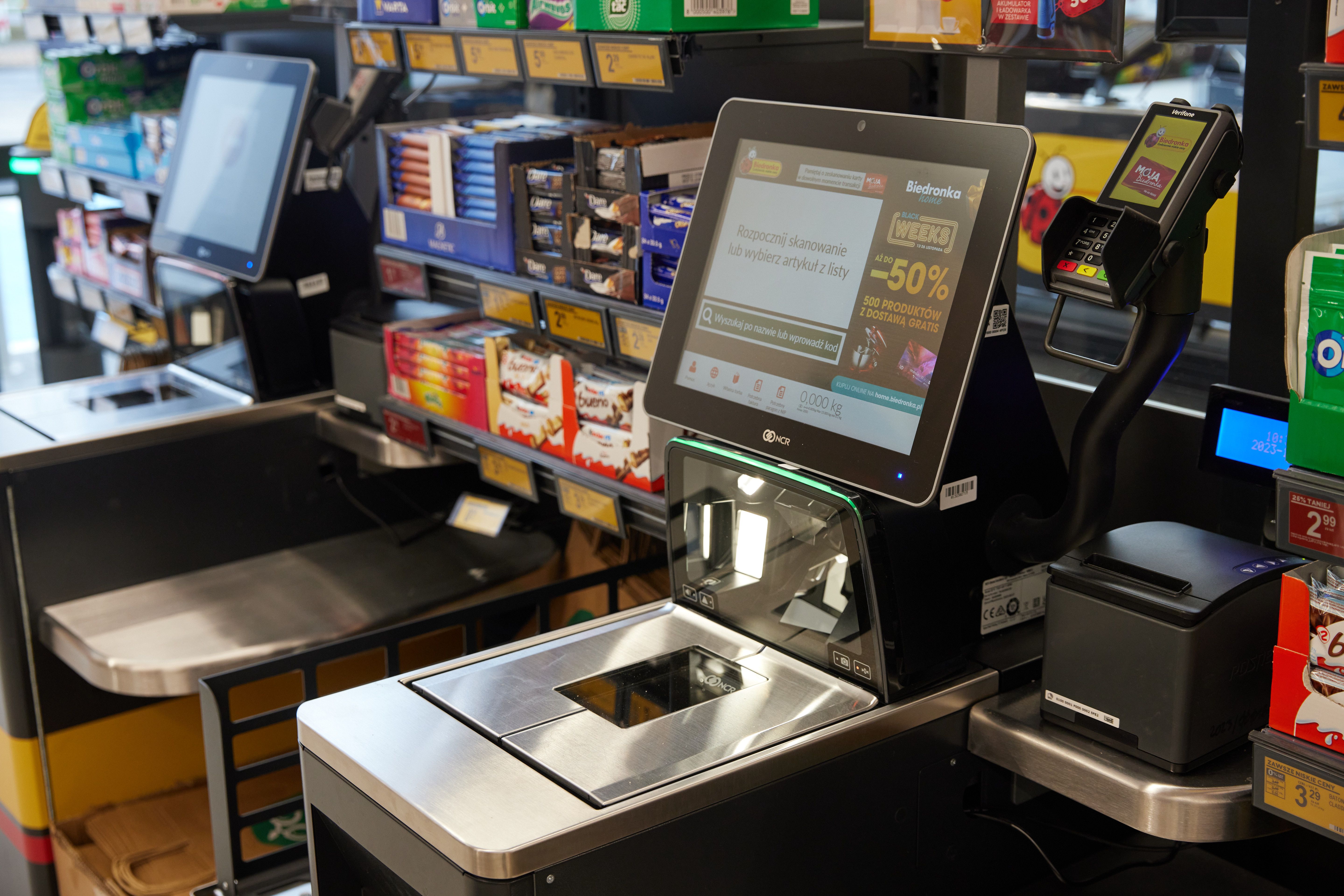 Pracownicy Biedronki apelują do klientów. "Odbieracie nam szansę"