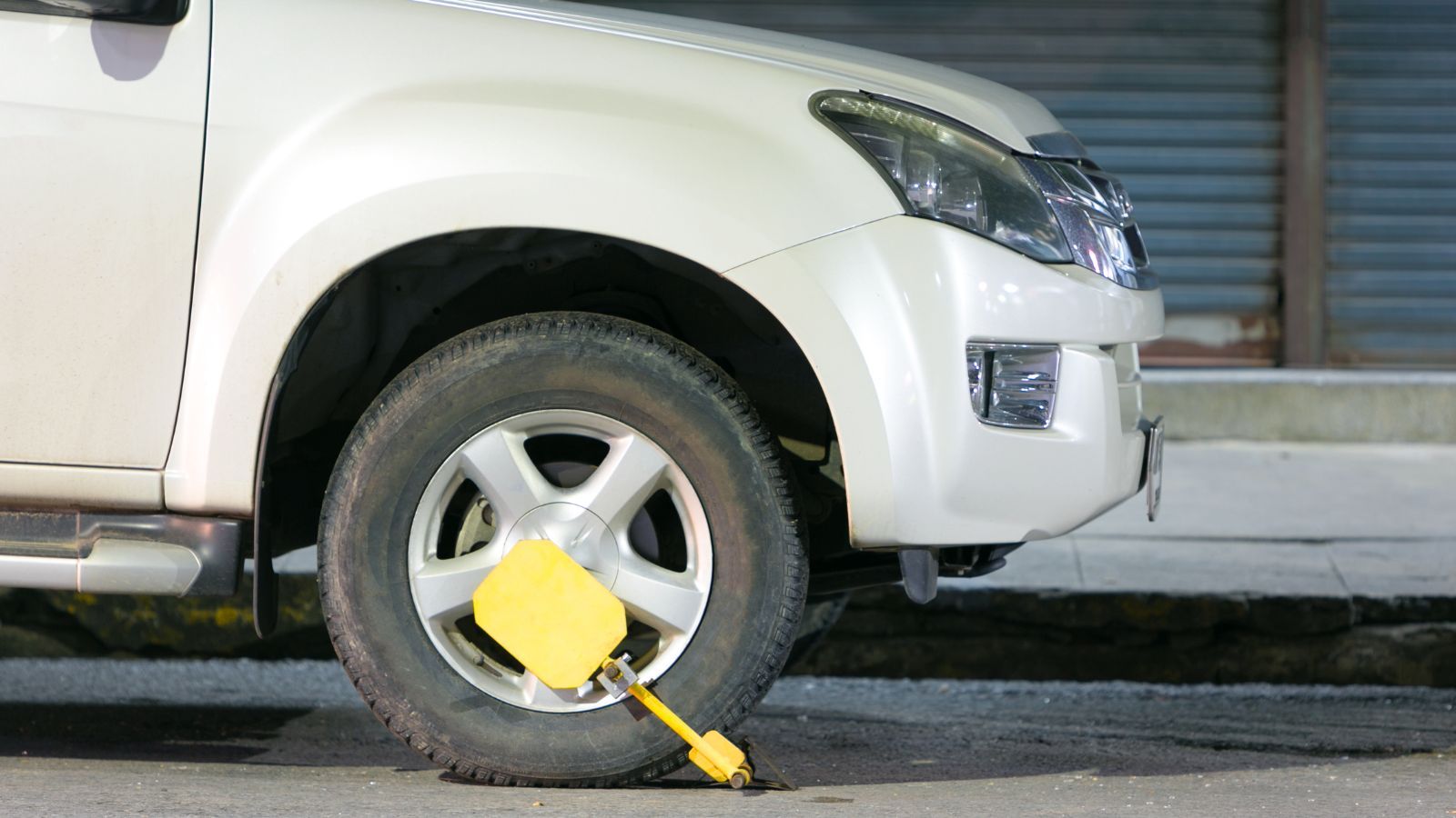 Lawina mandatów w Zakopanem. Kierowcy masowo próbują ominąć odwieczny zakaz