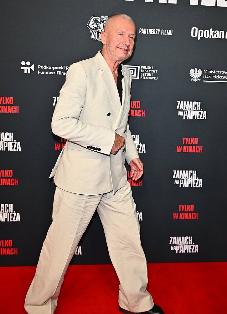 Bogusław Linda wystraszył fanów swoim wyglądem. W takim stanie 73-letni aktor pojawił się na premierze