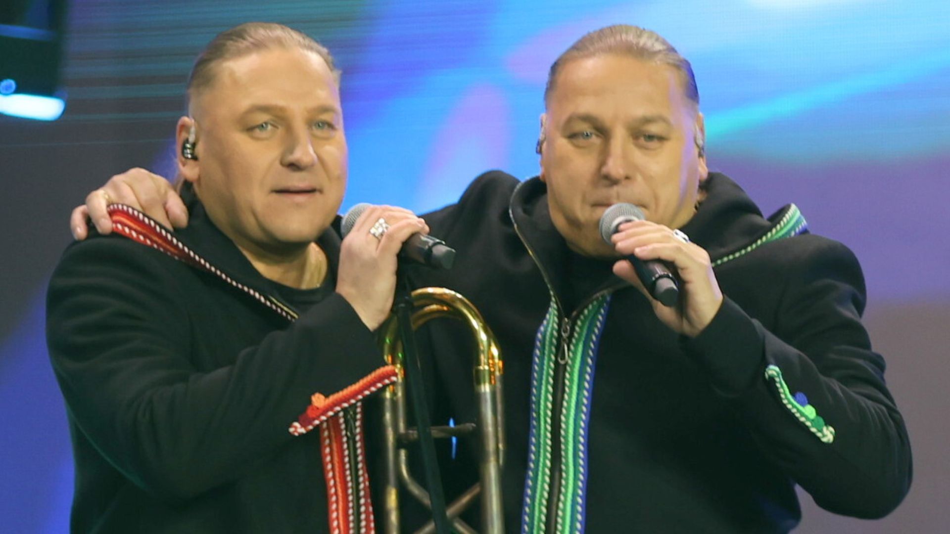 Czarno-białe zdjęcie u braci Golec. Fani ślą kondolencje po wielkiej stracie