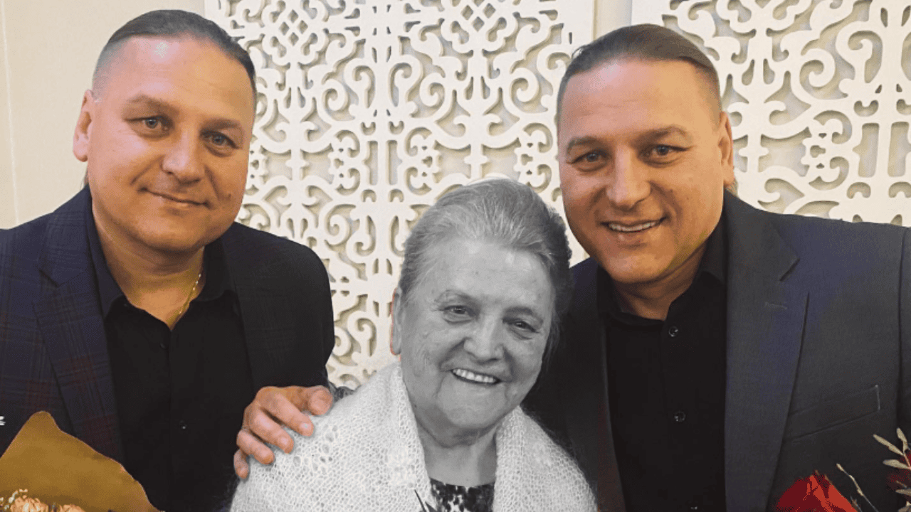 Bracia Golec z mamą