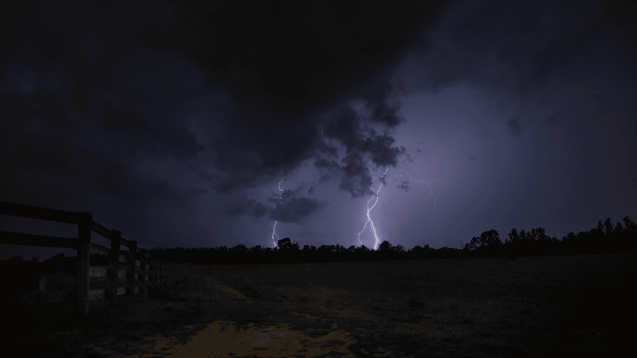Wystarczył moment i polskie miasto znalazło się pod wodą. Porażające nagranie obiegło sieć