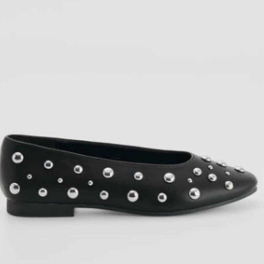 Hit jesieni 2026 w stylu Izy Kuny za 29,99. Te buty podbijają ulice